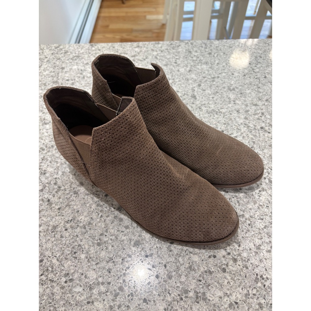 Crown Vintage Bonny Booties Women 10 Taupe Brown Boho Perforated Ankle Boots